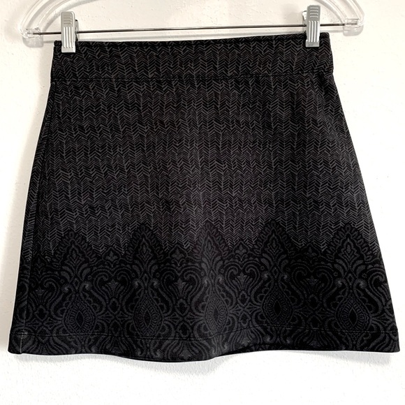 Athleta Fleece Mini Skirt - Picture 1 of 4